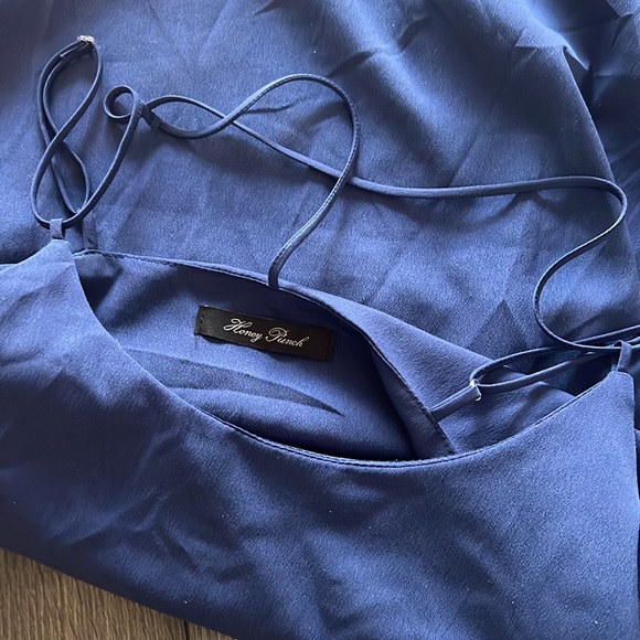 Navy Blue Strapy Flowy Tank Top - Picture 3 of 3